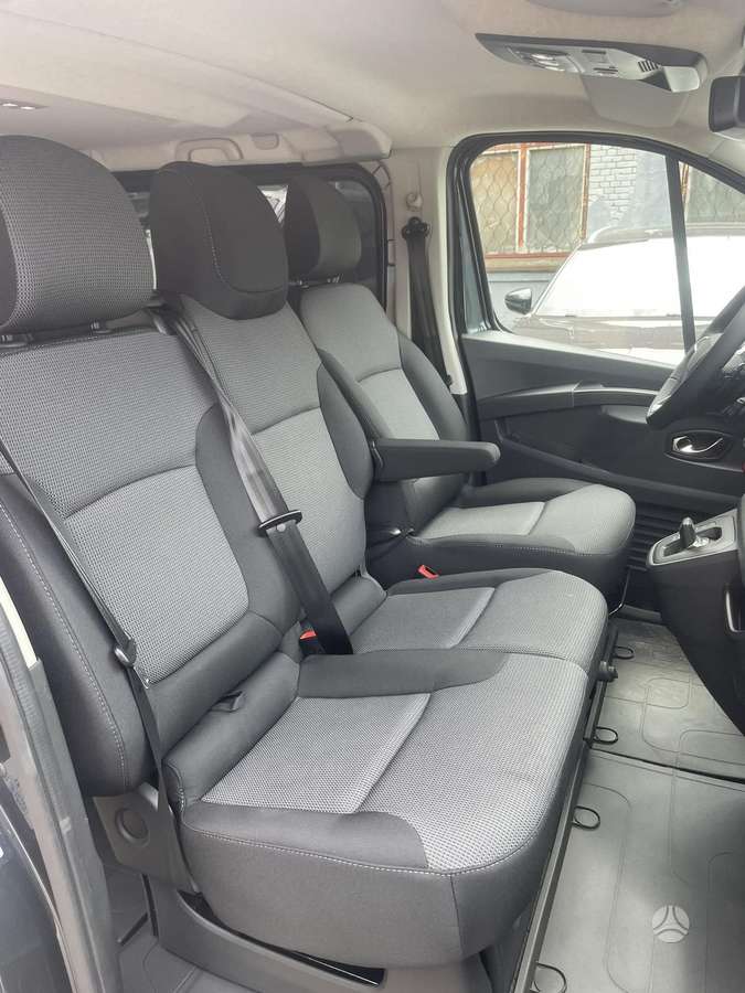 Renault Trafic, passenger minibus
