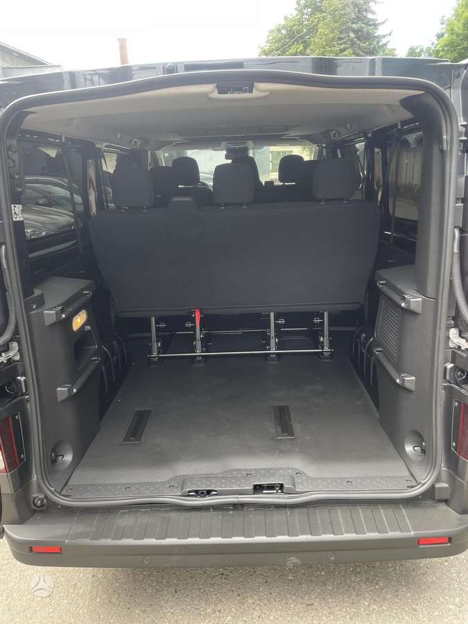 Renault Trafic, passenger minibus