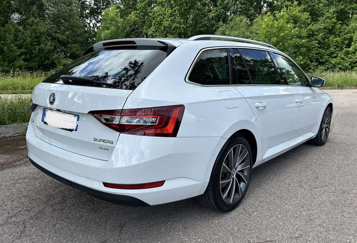 Skoda Superb, 2.0 l., Универсал