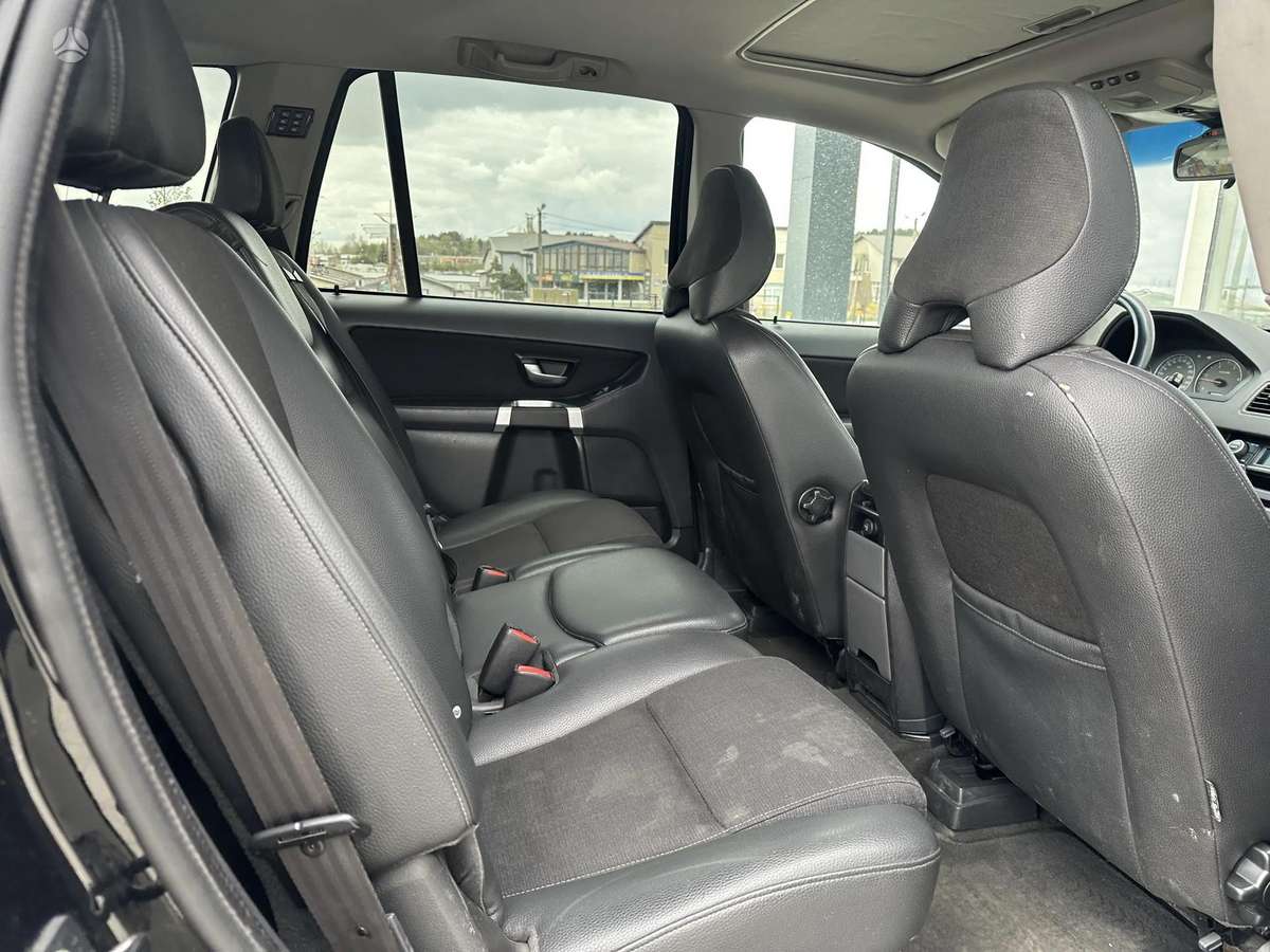 Volvo XC90 - 11