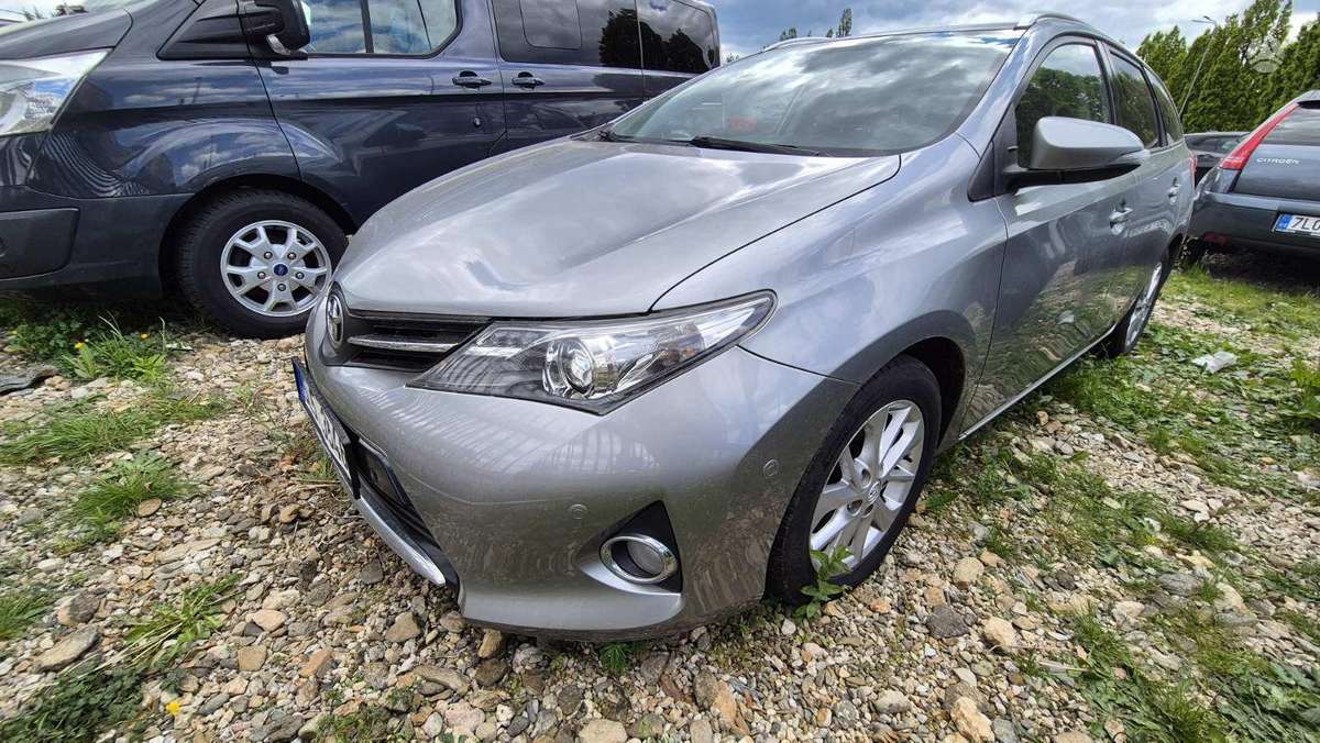 Toyota Auris - 2