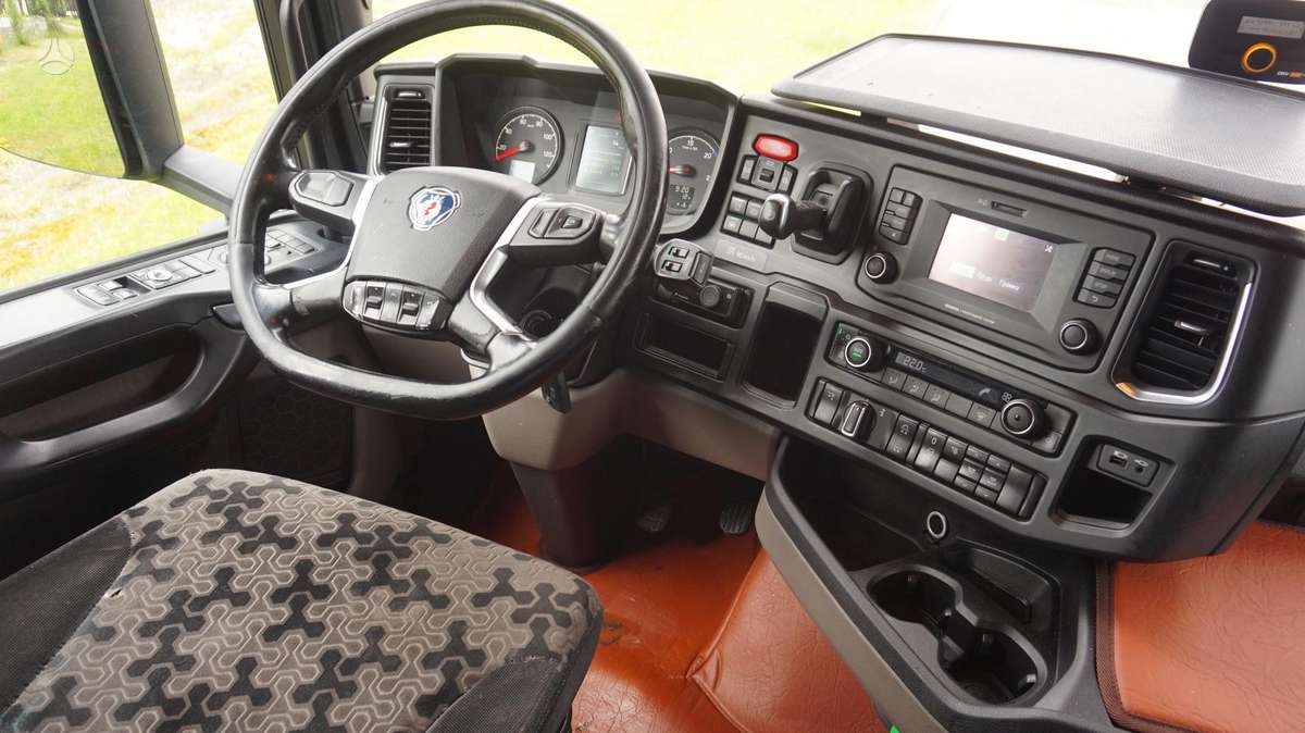 Scania S450 Retarder, dropside with curtains