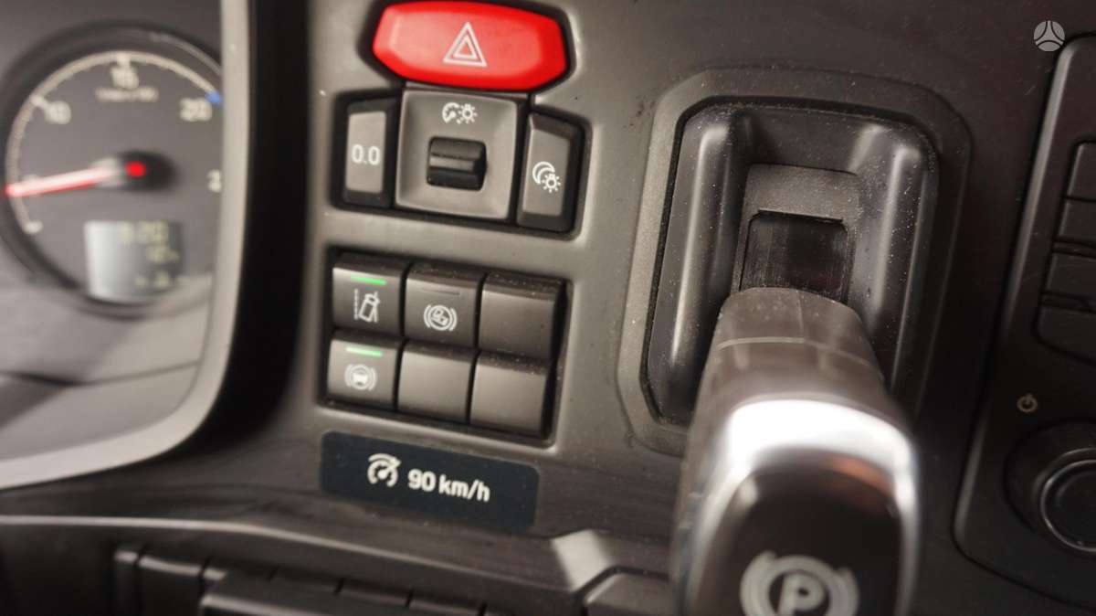 Scania S450 Retarder, бортовые с шторами