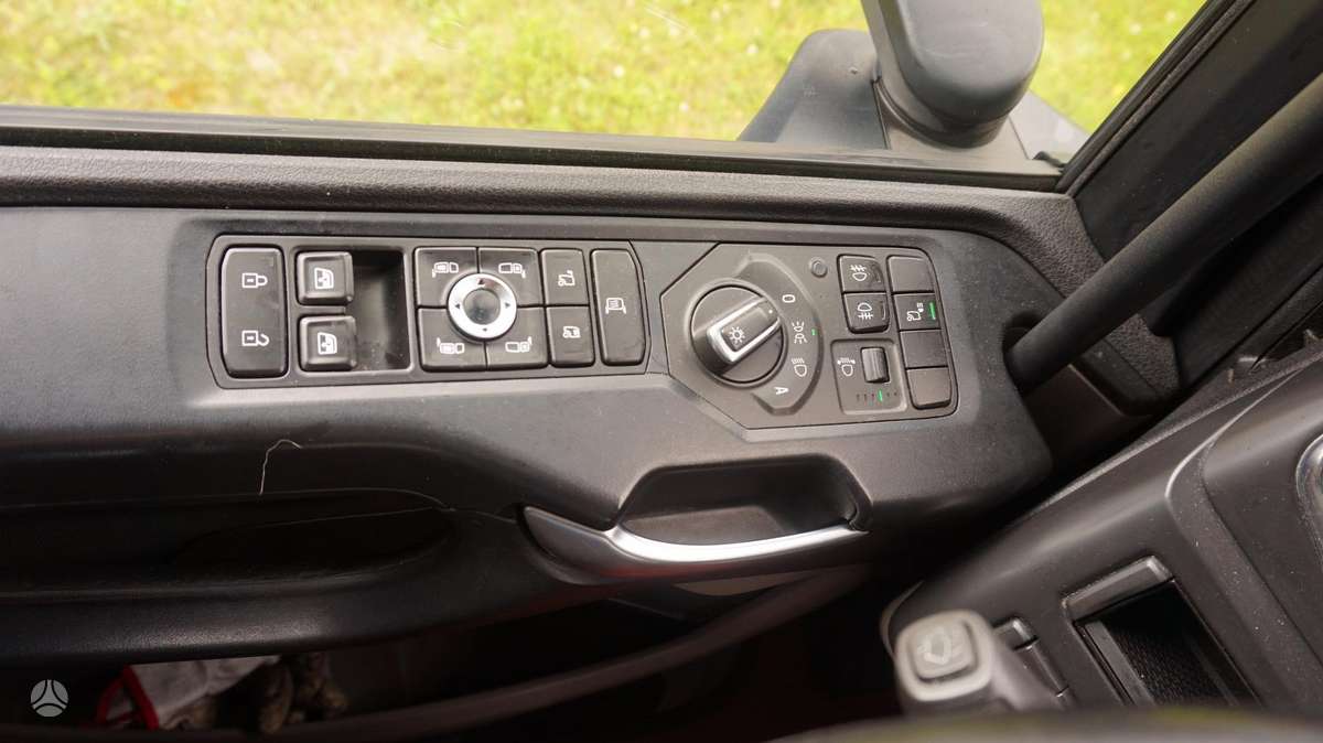 Scania S450 Retarder, бортовые с шторами