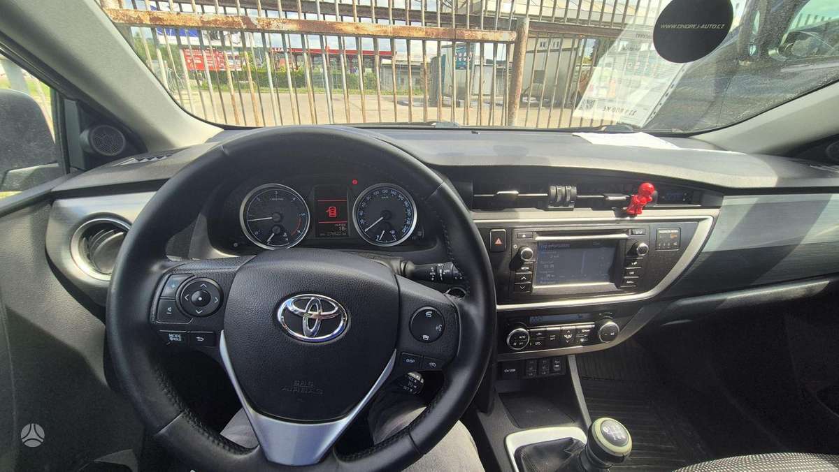 Toyota Auris - 9