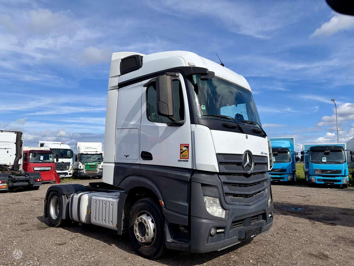 Mercedes-Benz 1845 Big Space Actros, double sleeper