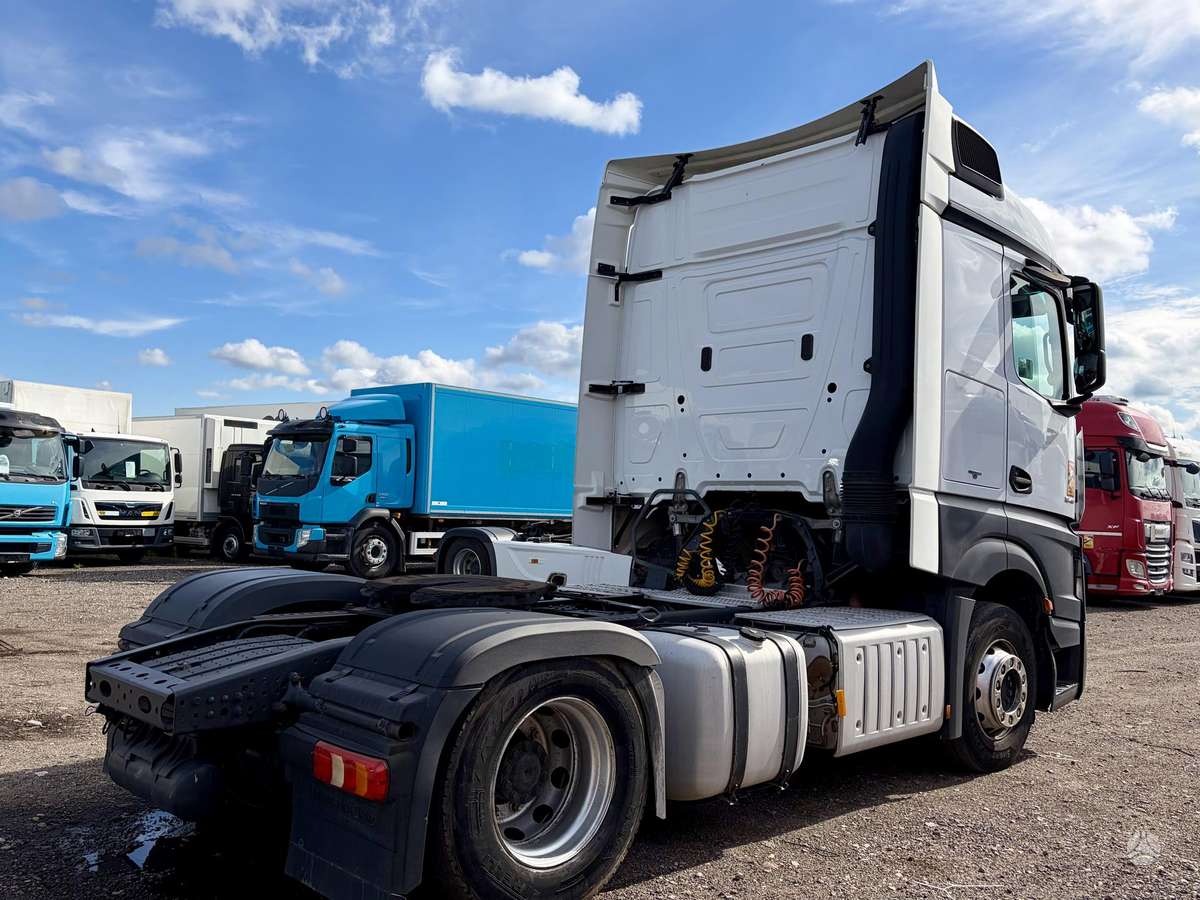 Mercedes-Benz 1845 Big Space Actros, double sleeper