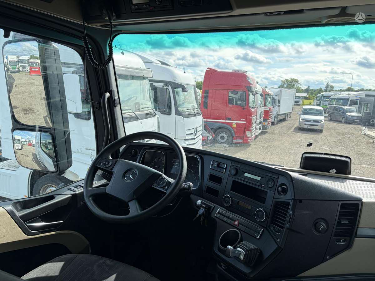 Mercedes-Benz 1845 Big Space Actros, double sleeper