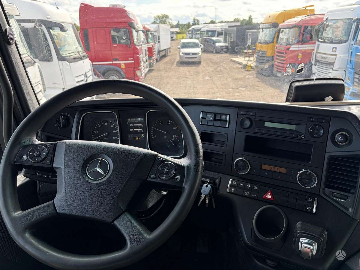 Mercedes-Benz 1845 Big Space Actros, double sleeper