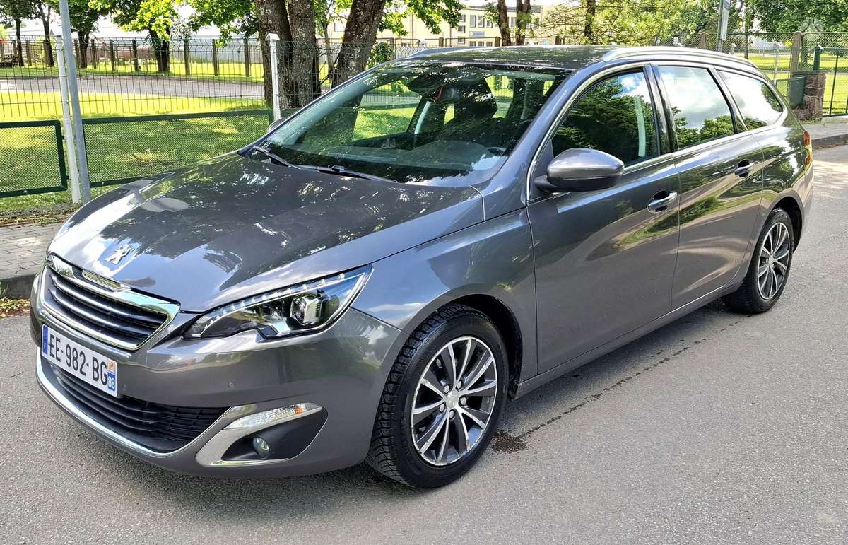 Peugeot 308, 1.2 l., Универсал