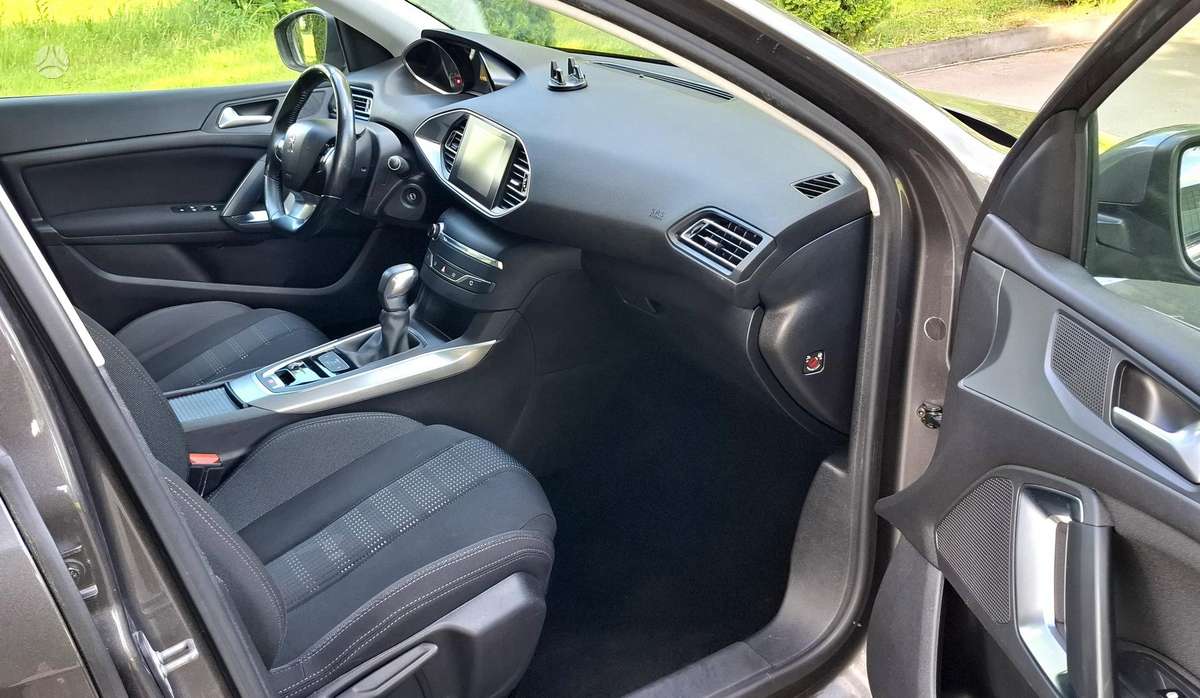 Peugeot 308, 1.2 l., Универсал