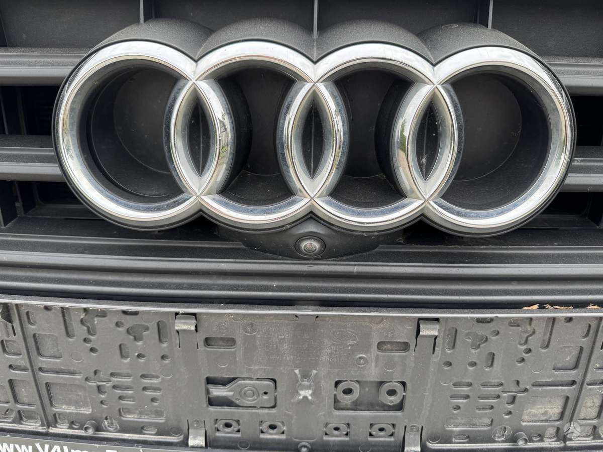 Audi A6 rezerves daļās. Pritraukejai