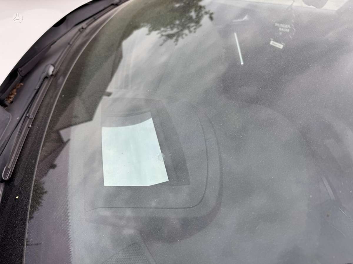 Audi A6 rezerves daļās. Pritraukejai