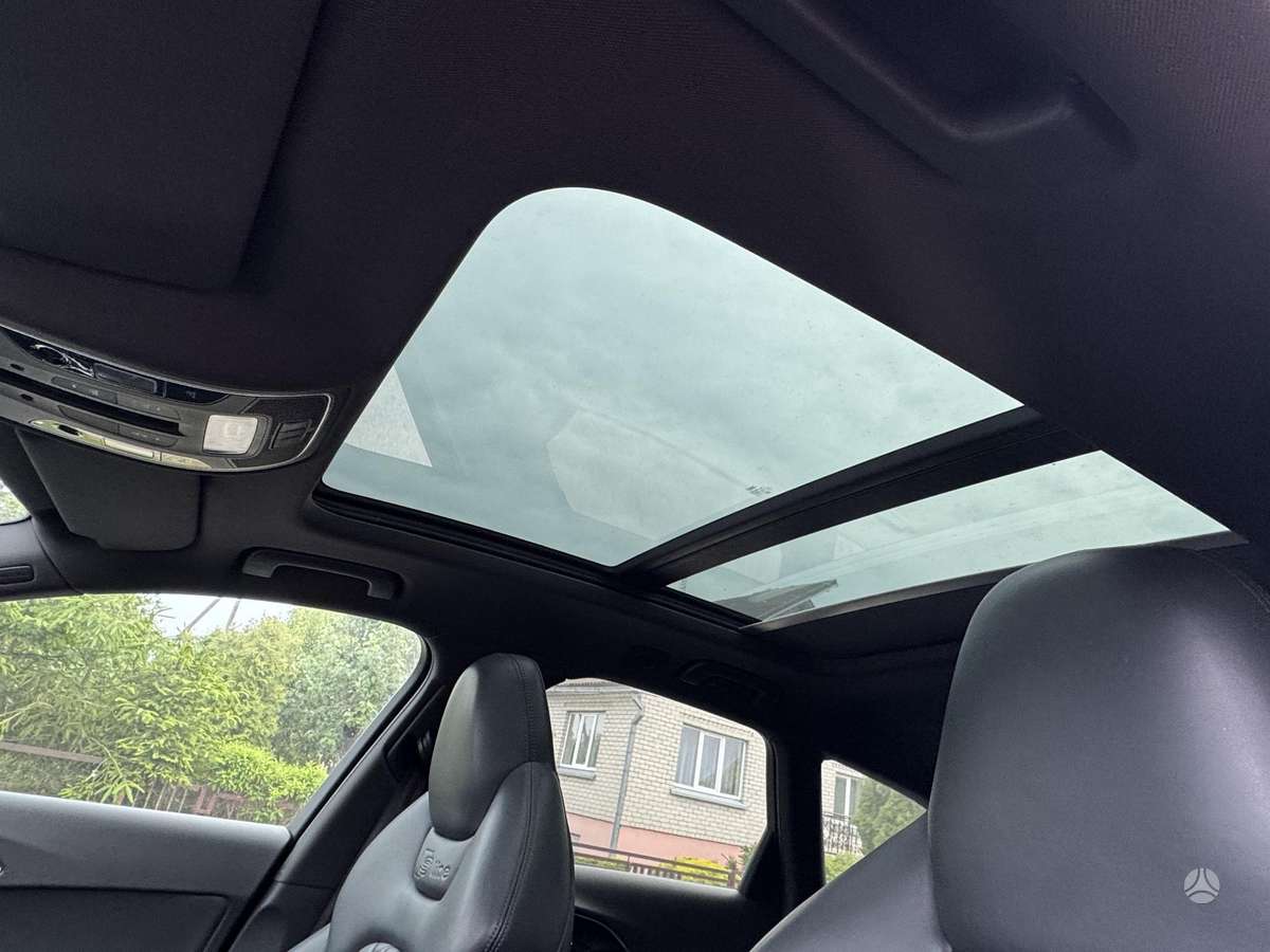 Audi A6 rezerves daļās. Pritraukejai