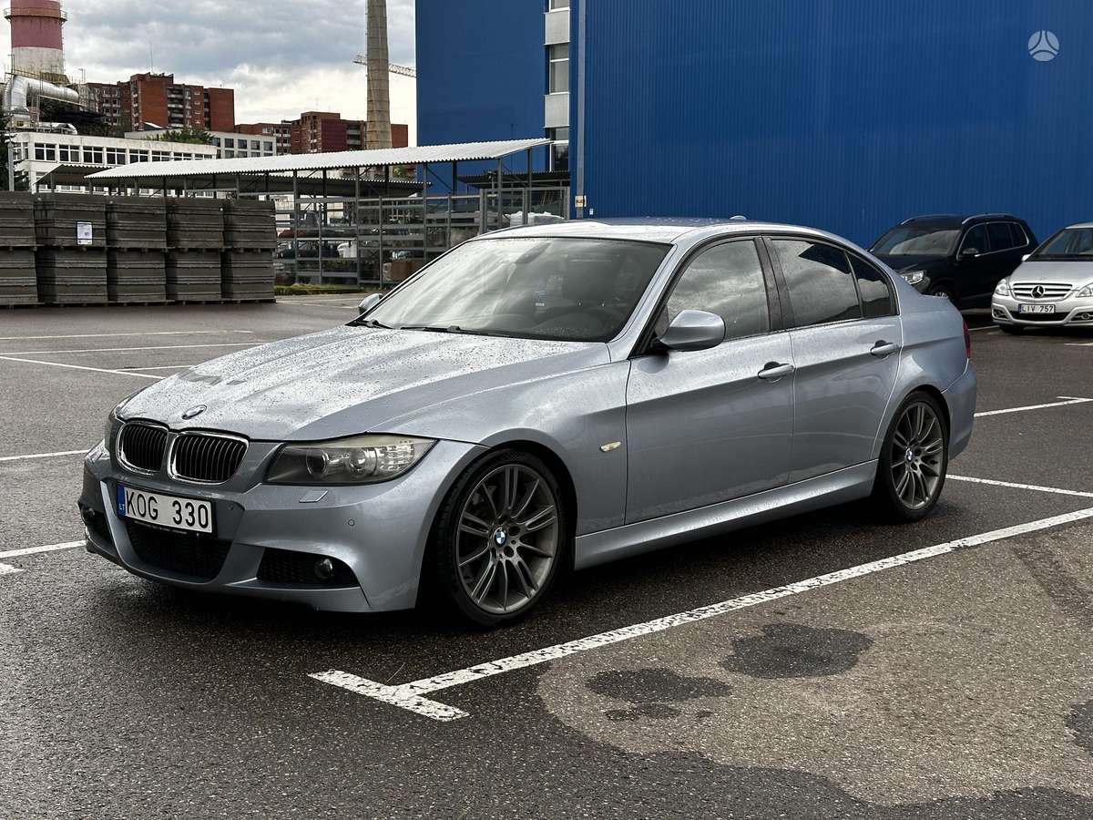 BMW 330, 3.0 l., Седан