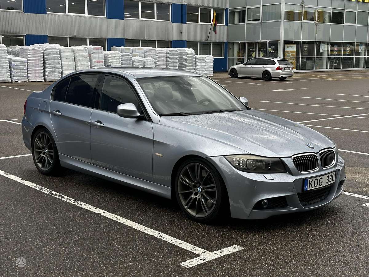 BMW 330, 3.0 l., Седан