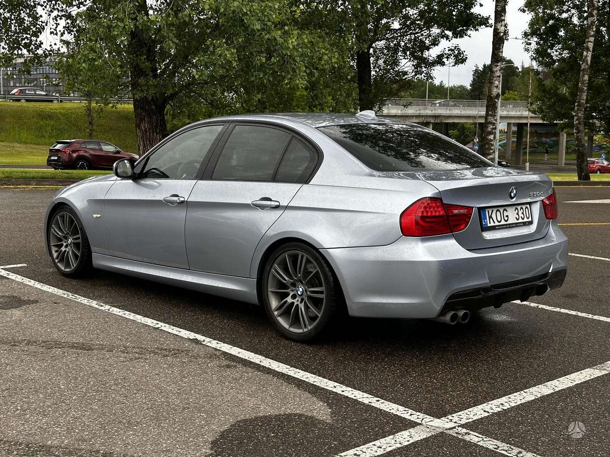 BMW 330, 3.0 l., Седан