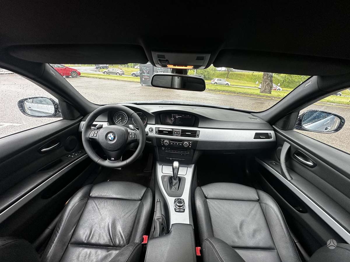 BMW 330, 3.0 l., Седан