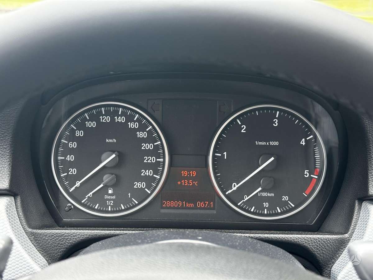 BMW 330, 3.0 l., Седан