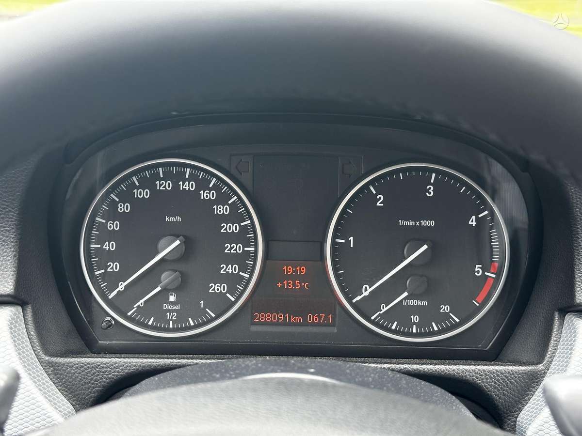 BMW 330, 3.0 l., Седан