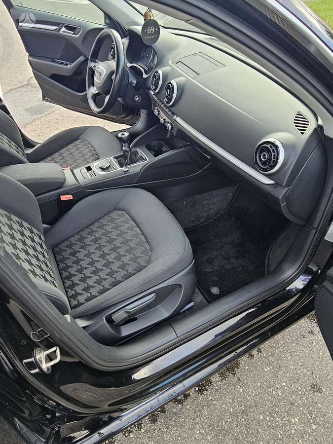 Audi A3, 1.6 l., hatchback