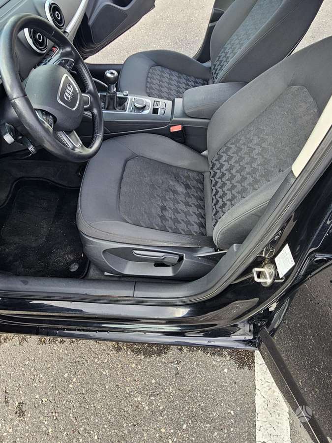 Audi A3, 1.6 l., hatchback