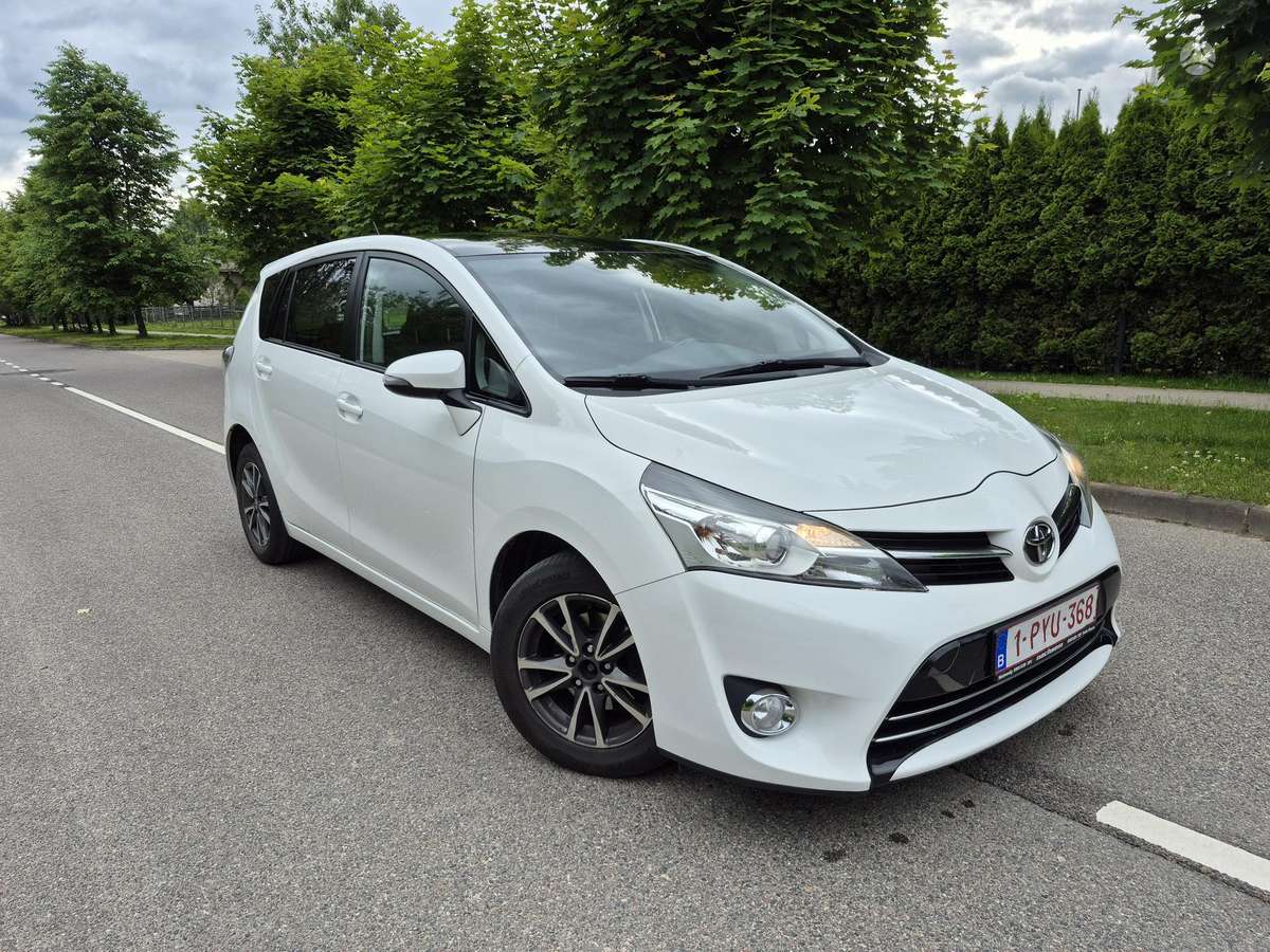Toyota Verso, 2.0 l., wagon