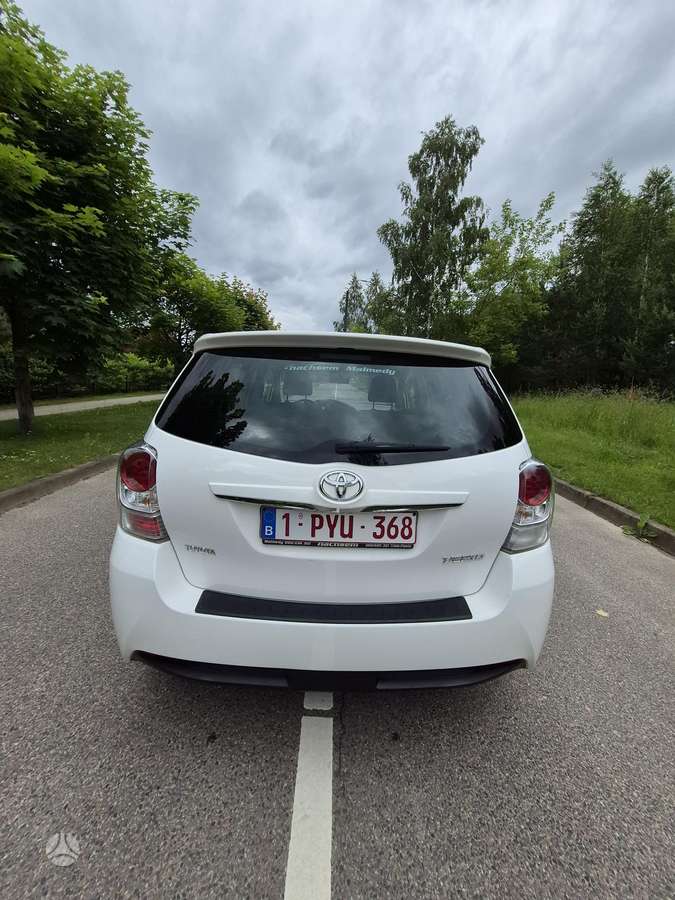 Toyota Verso, 2.0 l., universalas