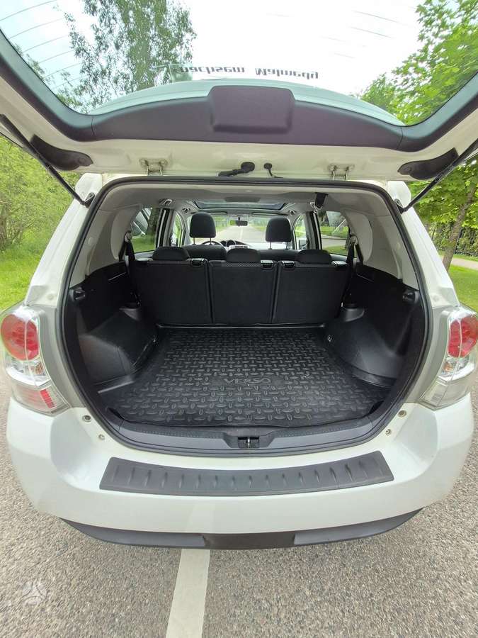 Toyota Verso, universalas
