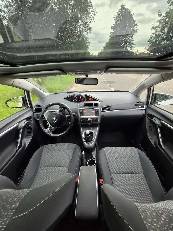 Toyota Verso, 2.0 l., wagon