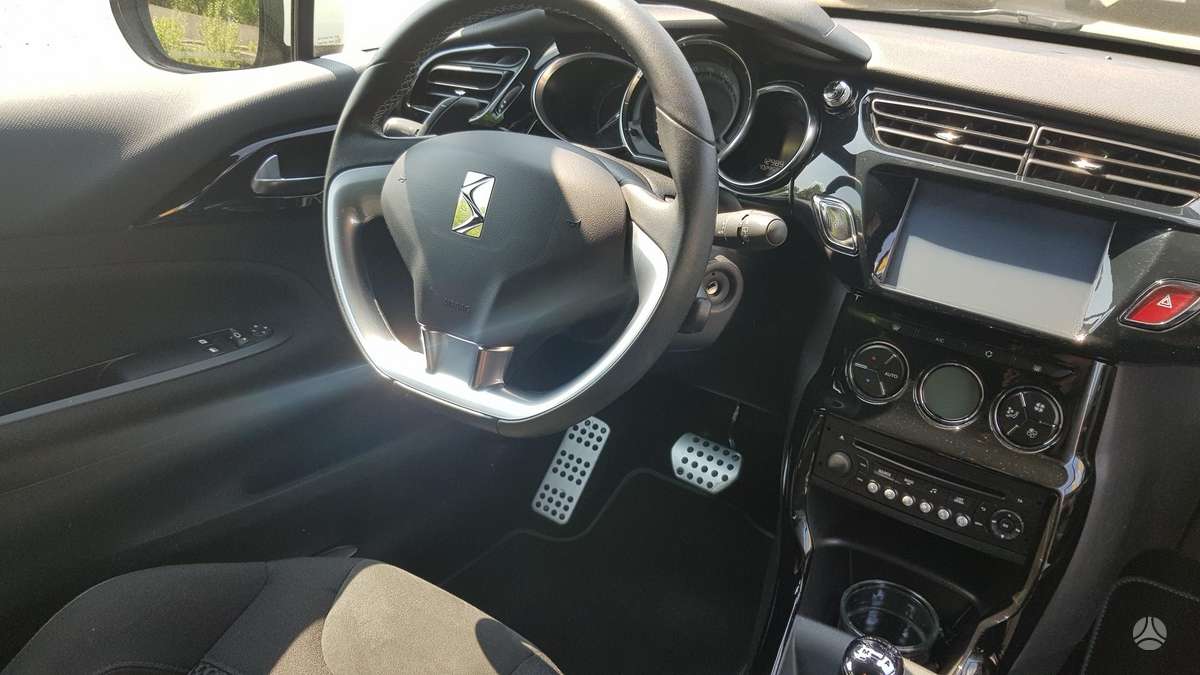 Citroen DS3, 1.6 l., hatchback