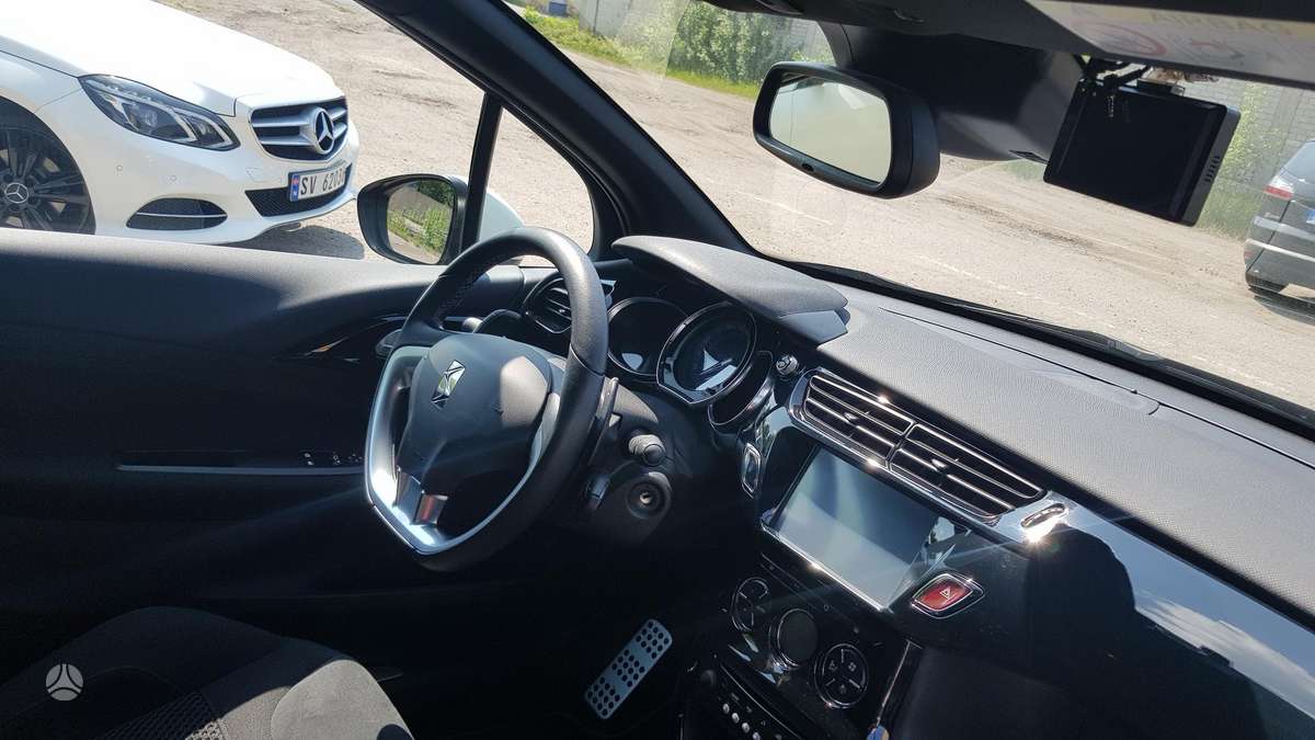 Citroen DS3, 1.6 l., hatchback