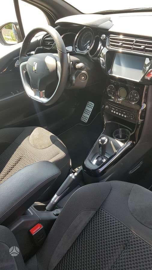 Citroen DS3, 1.6 l., hatchback