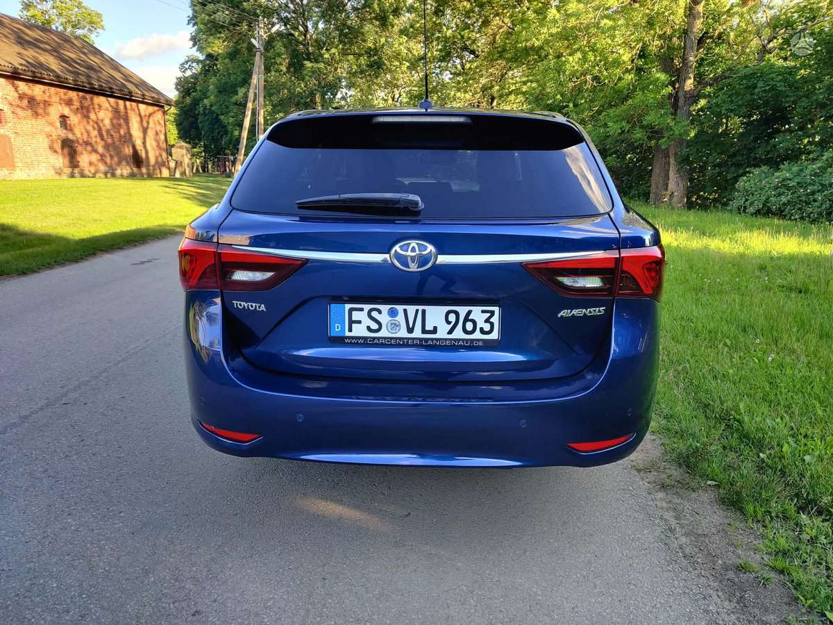 Toyota Avensis - 7
