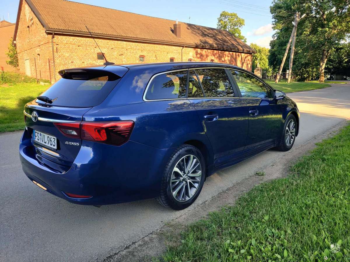 Toyota Avensis - 8