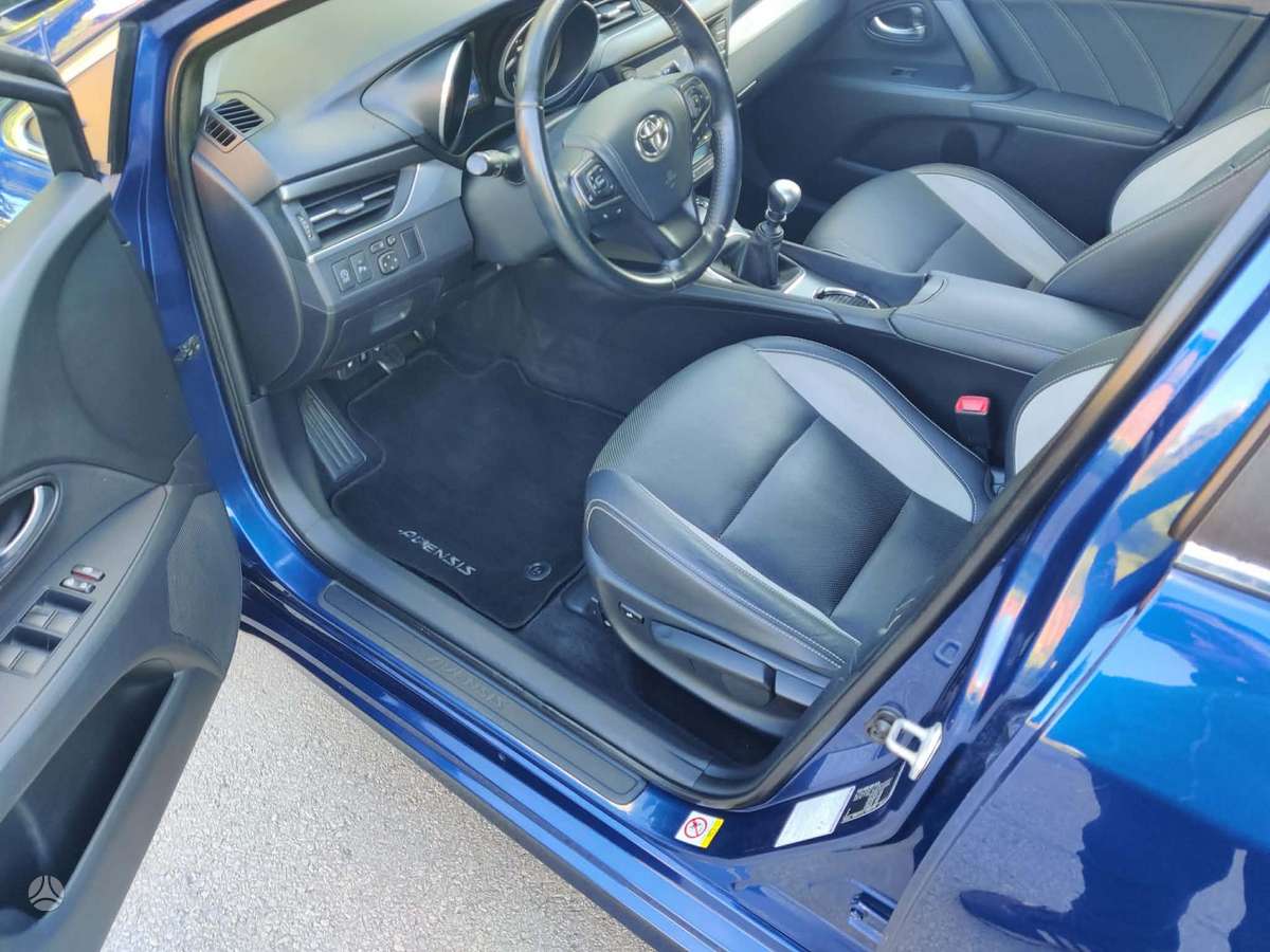 Toyota Avensis - 12