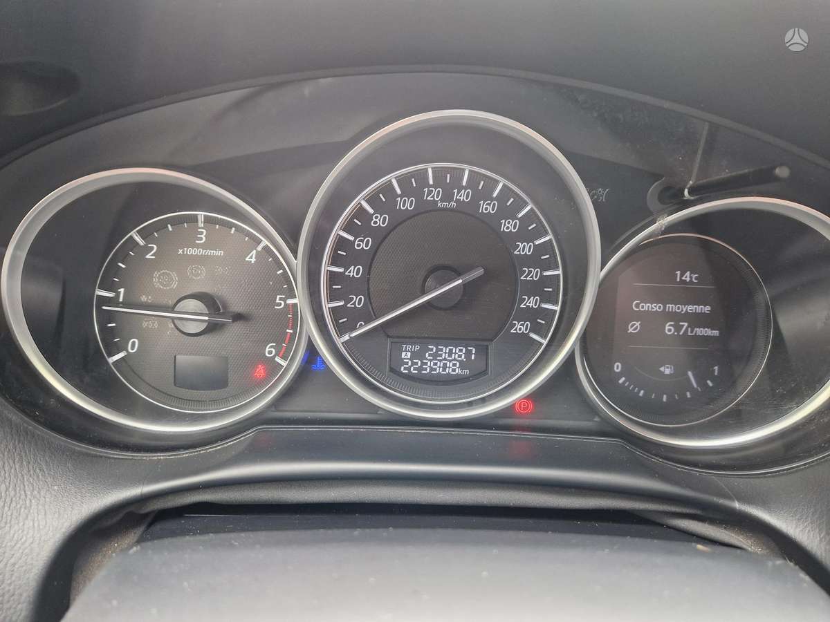 Mazda CX-5, 2.2 l., Внедорожник / Кроссовер