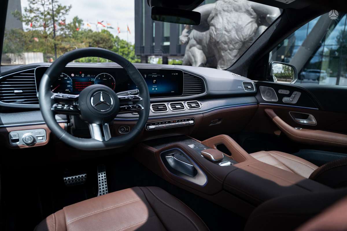 Mercedes-Benz GLS400, off-road / crossover