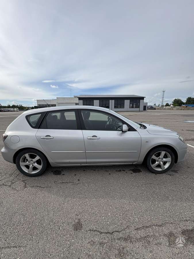 Mazda 3, 1.6 l., hatchback