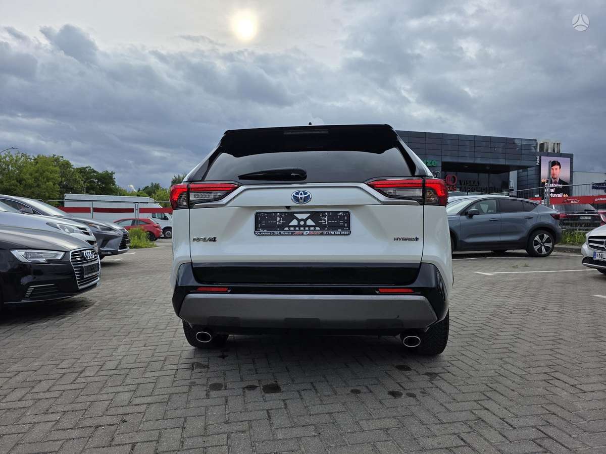 Toyota RAV4 - 8