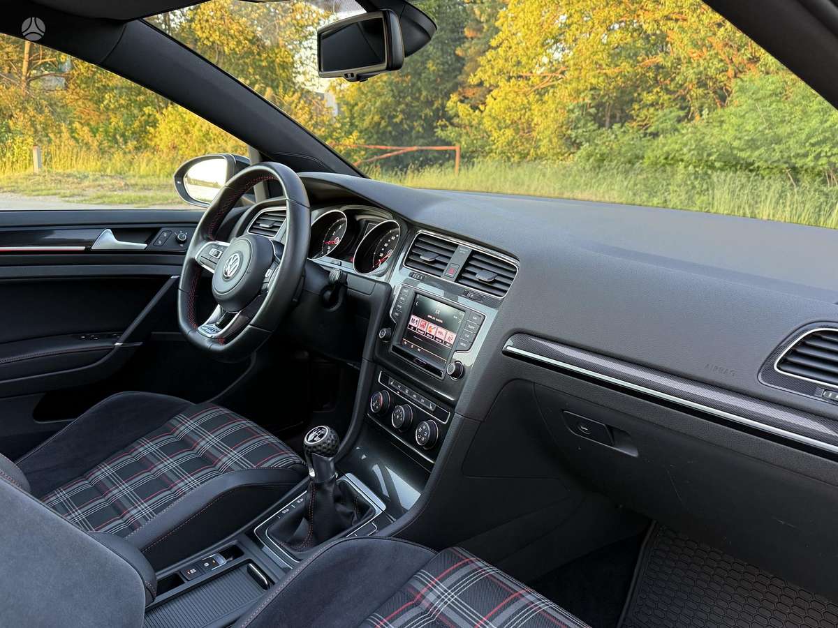 Volkswagen Golf, 2.0 l., hatchback