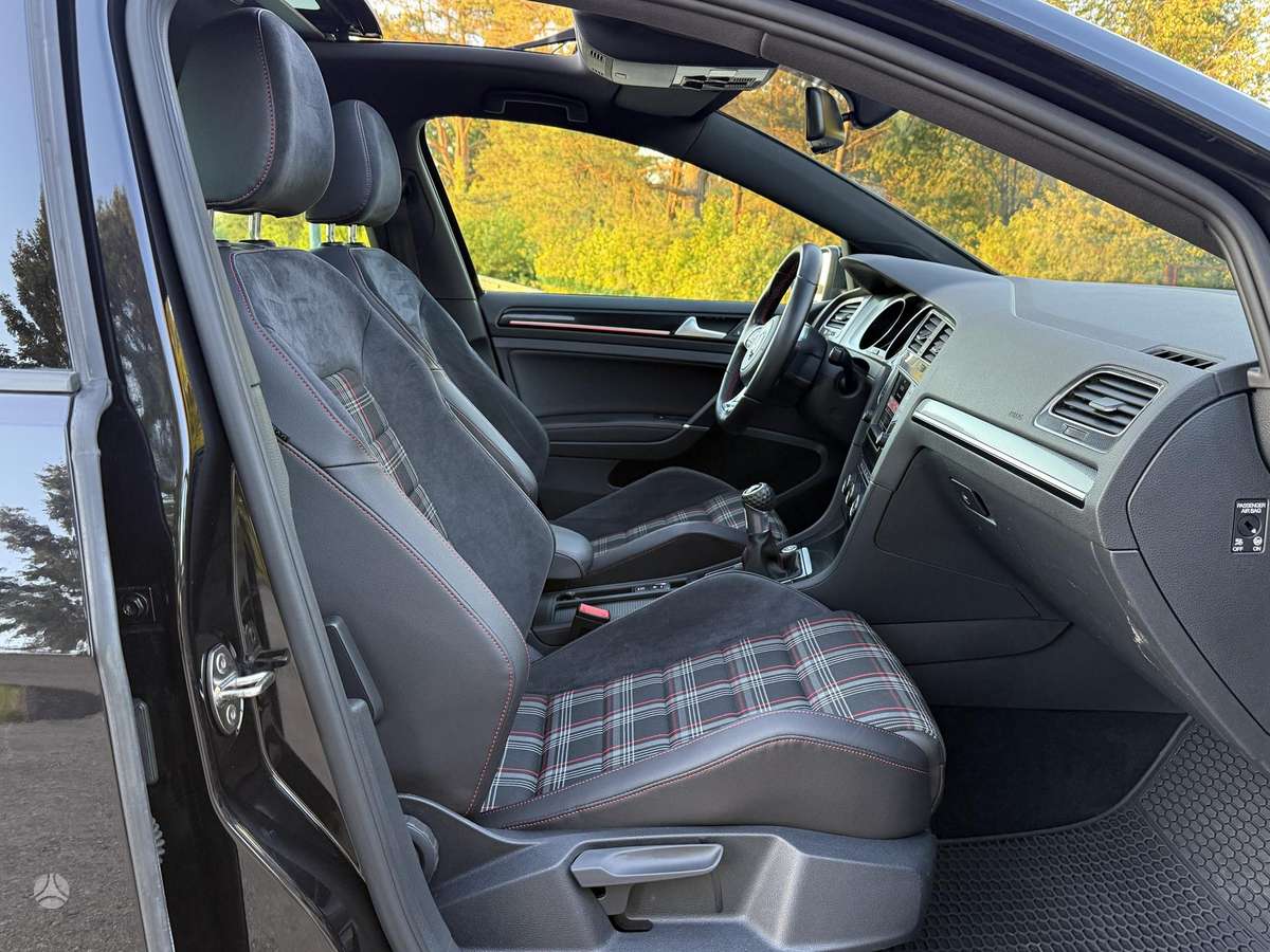 Volkswagen Golf, 2.0 l., hatchback