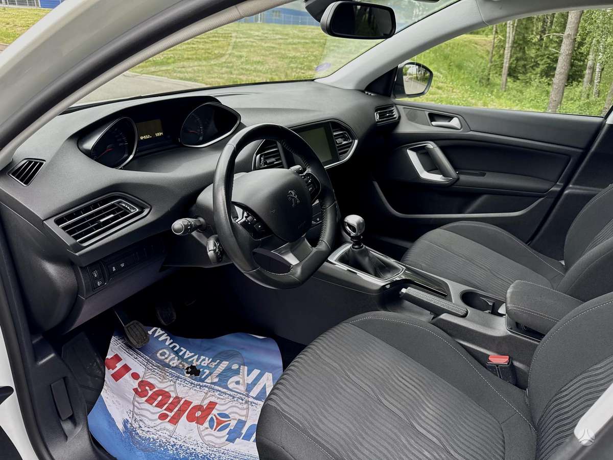 Peugeot 308, 1.2 l., wagon