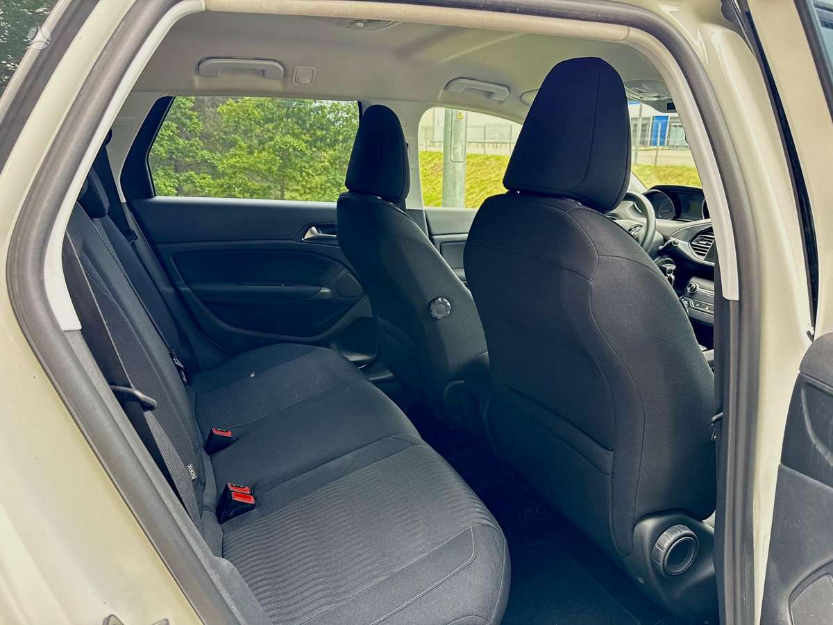 Peugeot 308, 1.2 l., wagon