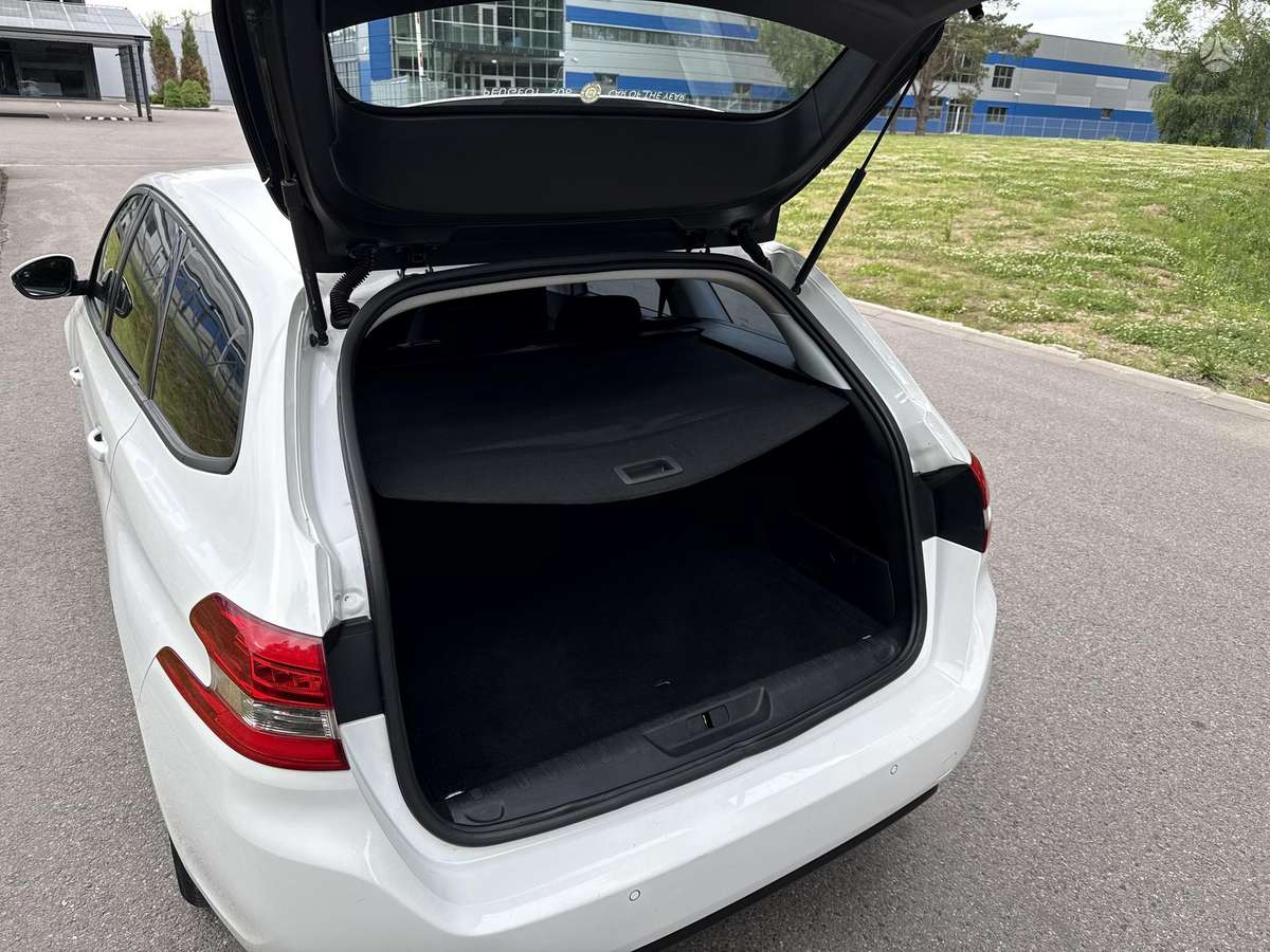 Peugeot 308, 1.2 l., wagon