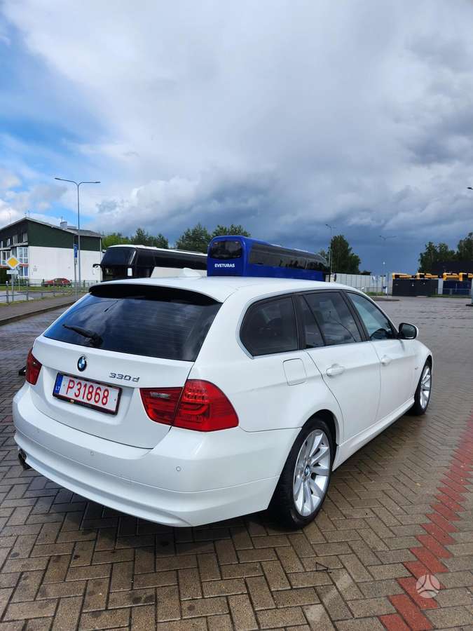 BMW 330, 3.0 l., Универсал
