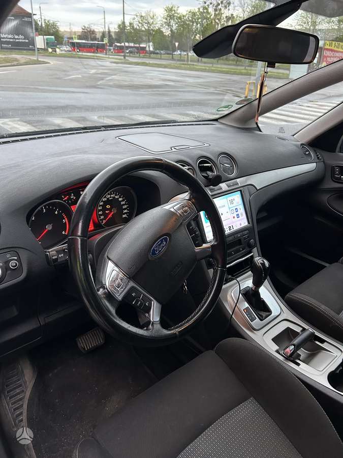 Ford S-MAX, Седан