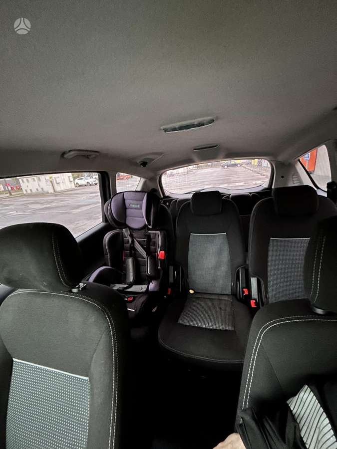 Ford S-MAX, Седан