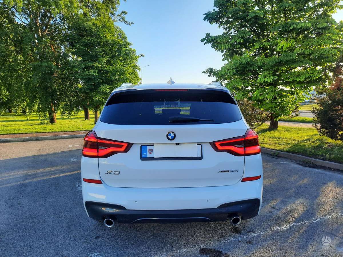 BMW X3, 2.0 l., Минивэн
