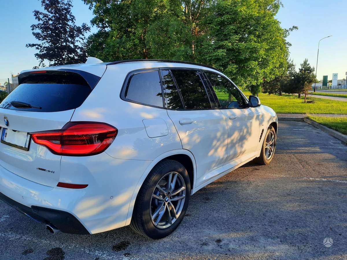BMW X3, 2.0 l., Минивэн